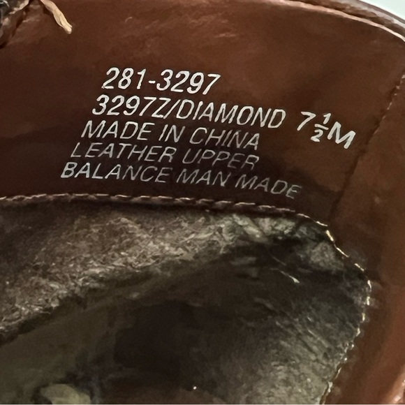 White Mountain Diamond Leather Ankle Boot Square Toe Side Zip Flex Sole 7.5 M - Picture 5 of 6